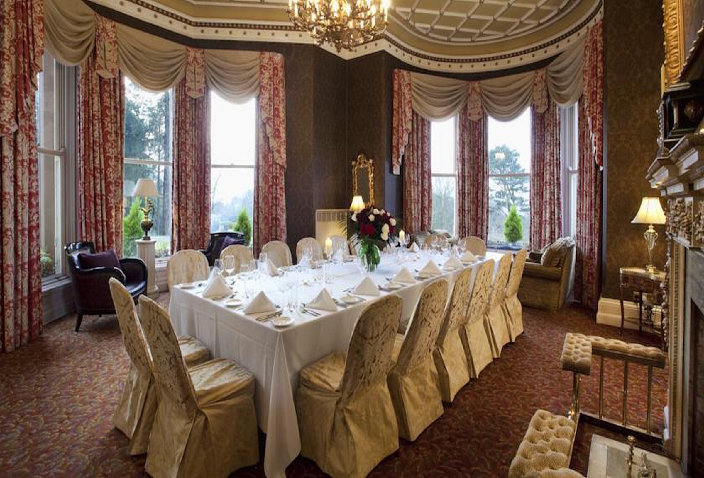 הוליווד The Culloden Estate And Spa מראה חיצוני תמונה The dining room