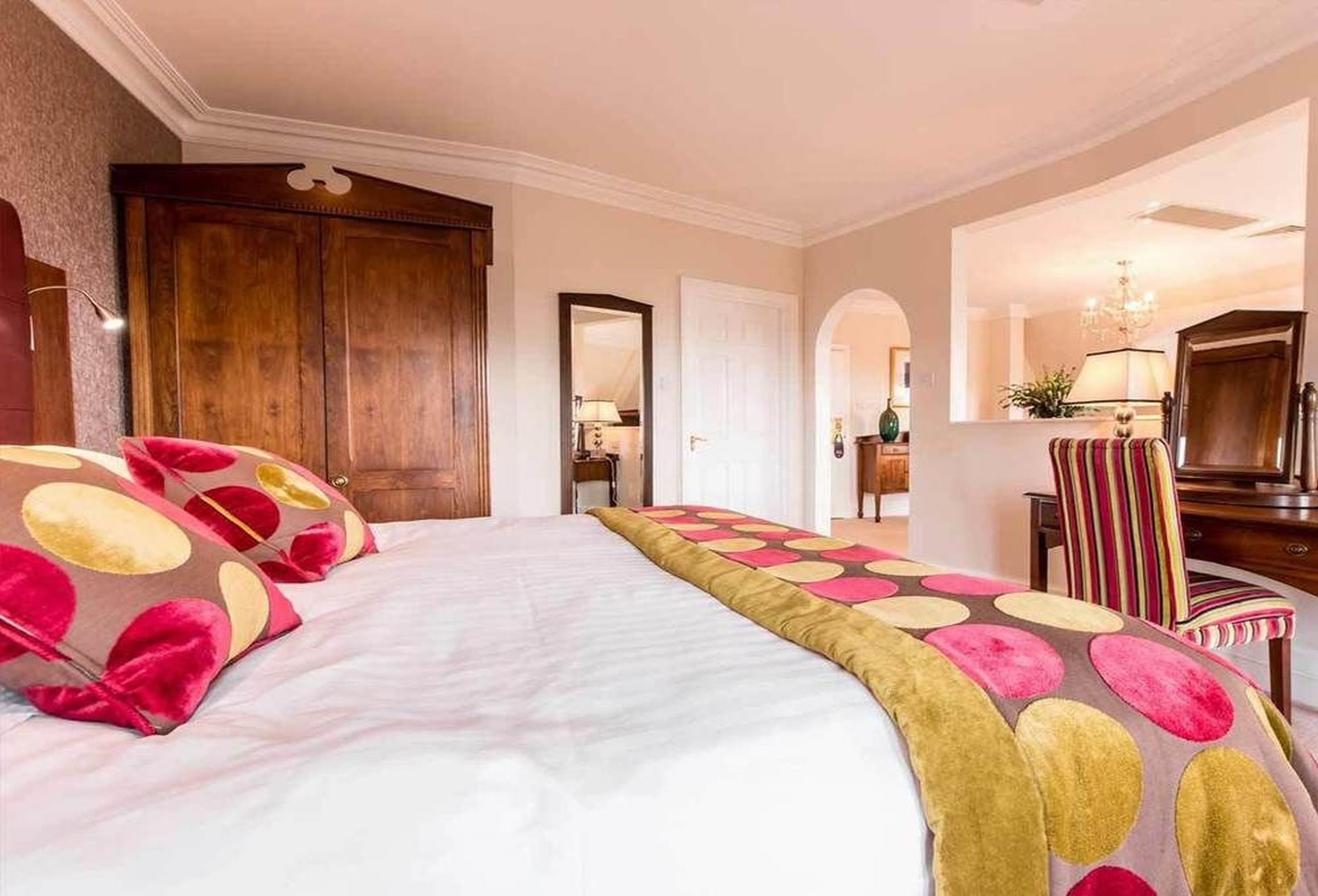 הוליווד The Culloden Estate And Spa מראה חיצוני תמונה A bedroom at the hotel