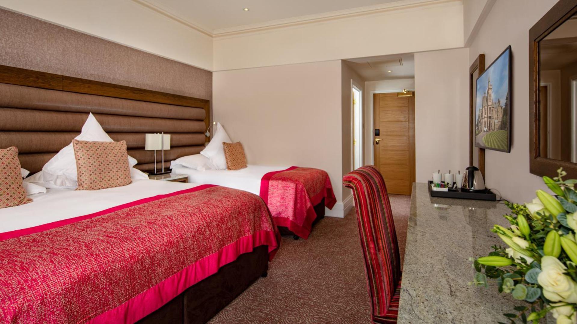 הוליווד The Culloden Estate And Spa מראה חיצוני תמונה A room at the hotel