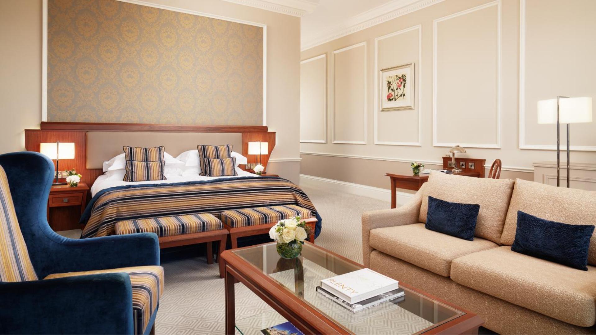 הוליווד The Culloden Estate And Spa מראה חיצוני תמונה A suite at the InterContinental London