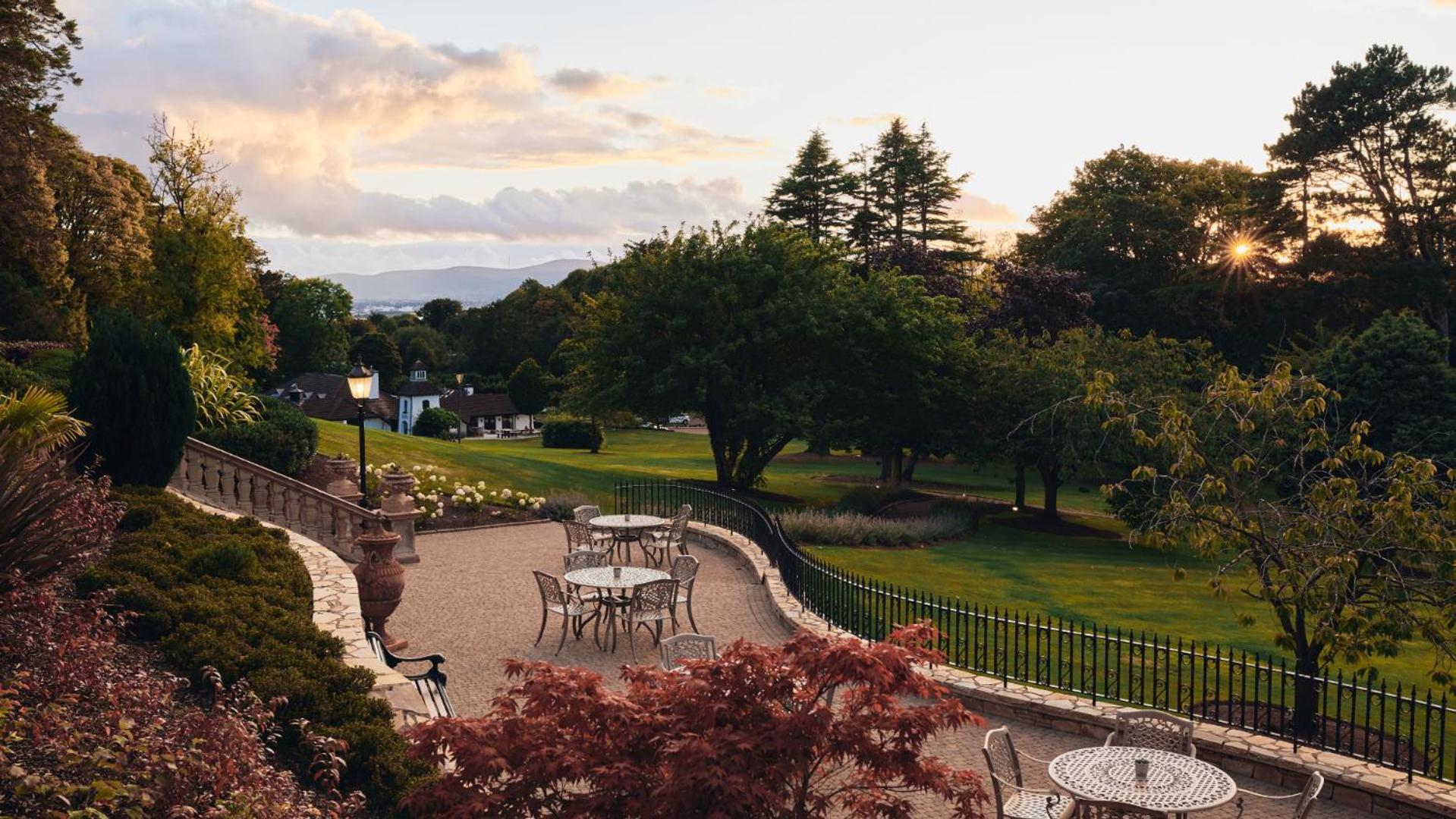 הוליווד The Culloden Estate And Spa מראה חיצוני תמונה The Terrace at the Old Vic